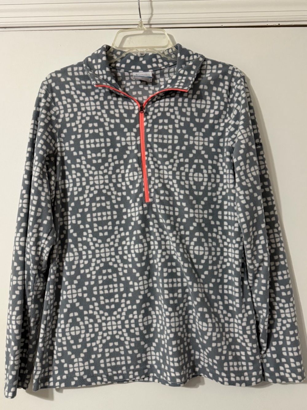 Columbia Quarter-Zip Geo Print Fleece Top in Gray and White with Coral Zipper